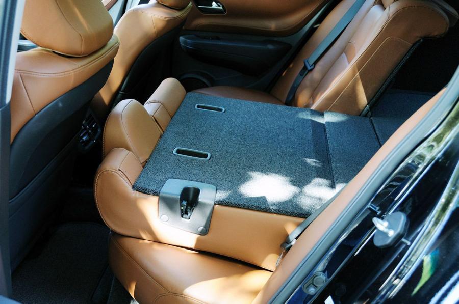 Интерьер Acura ZDX (YB1) 2009 года  (фото 30 из 200)